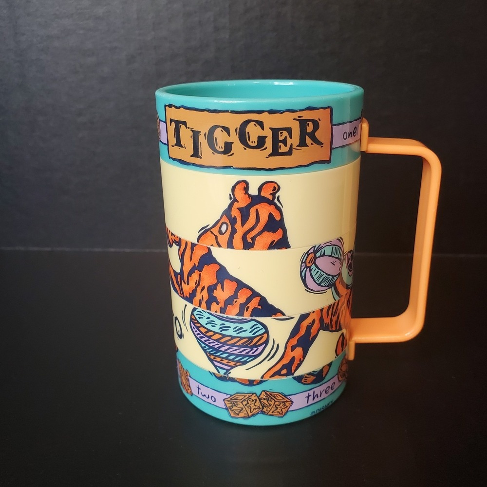 Disney Tigger Swivel Mug Matching Puzzle Cup, 10 Oz Plastic, Elandia‎